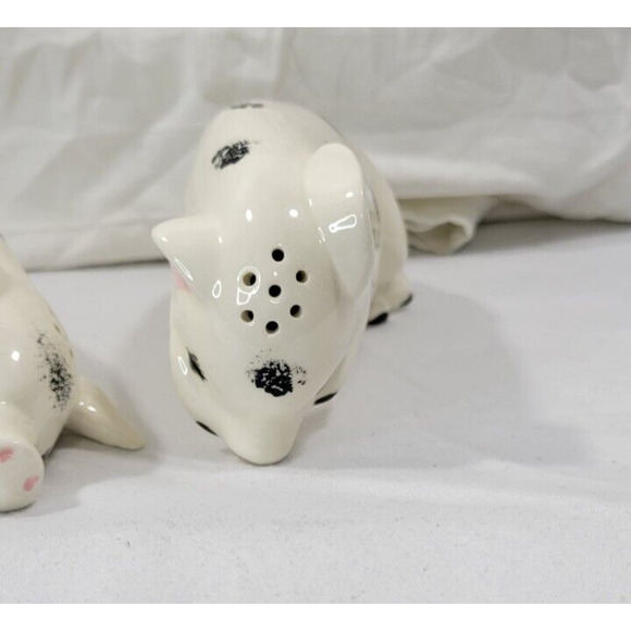 Snuggling Pigs Ceramic Salt & Pepper Shaker Set White Black Spots Signed 1987 - Picture 2 of 6